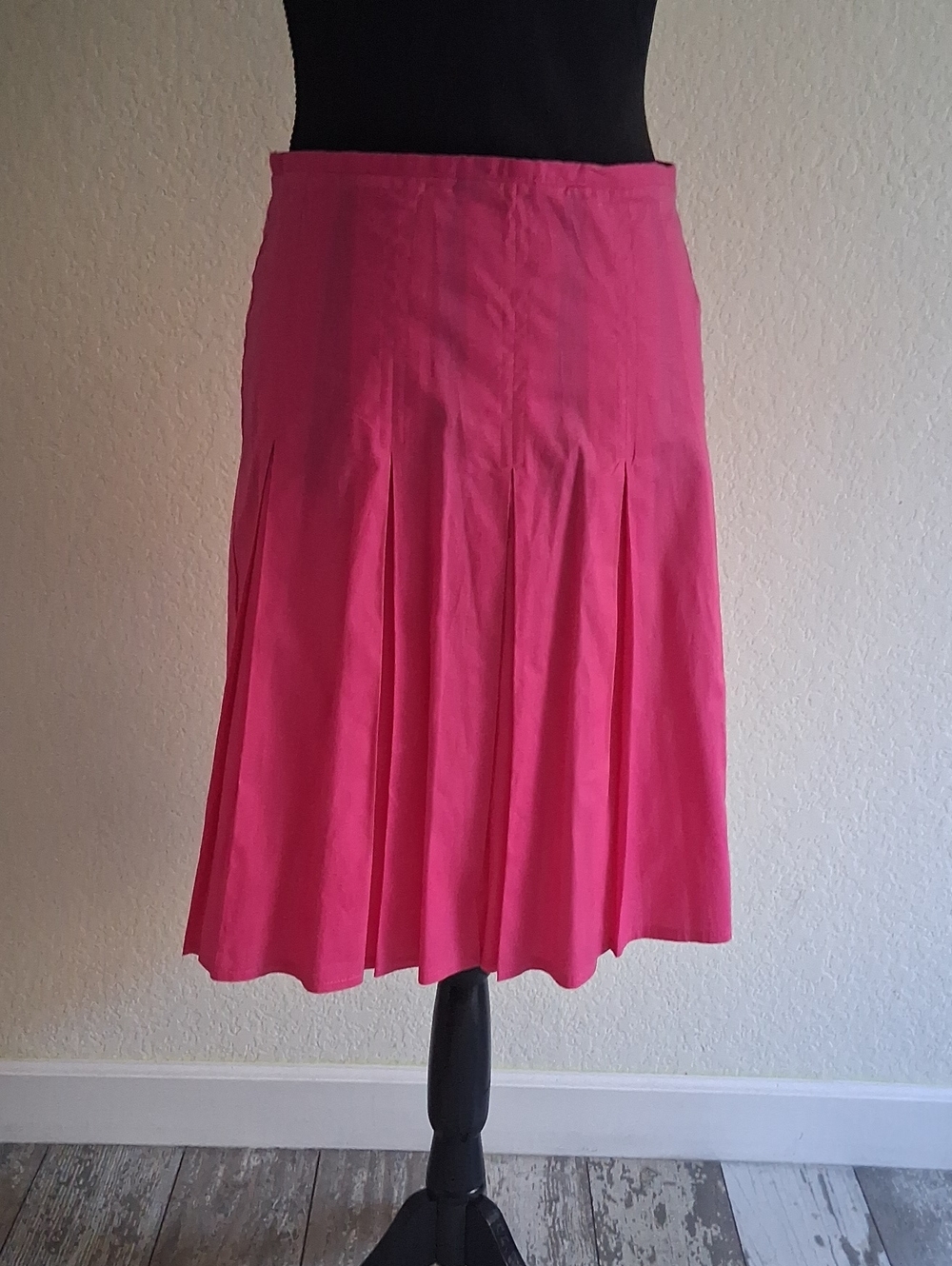 Women’s Pink Pleated Skirt